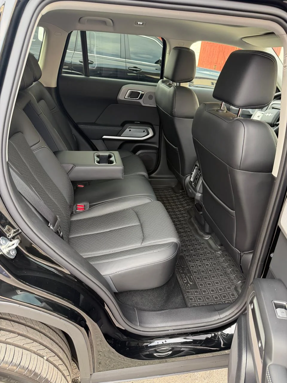 Задние сиденья BYD Leopard